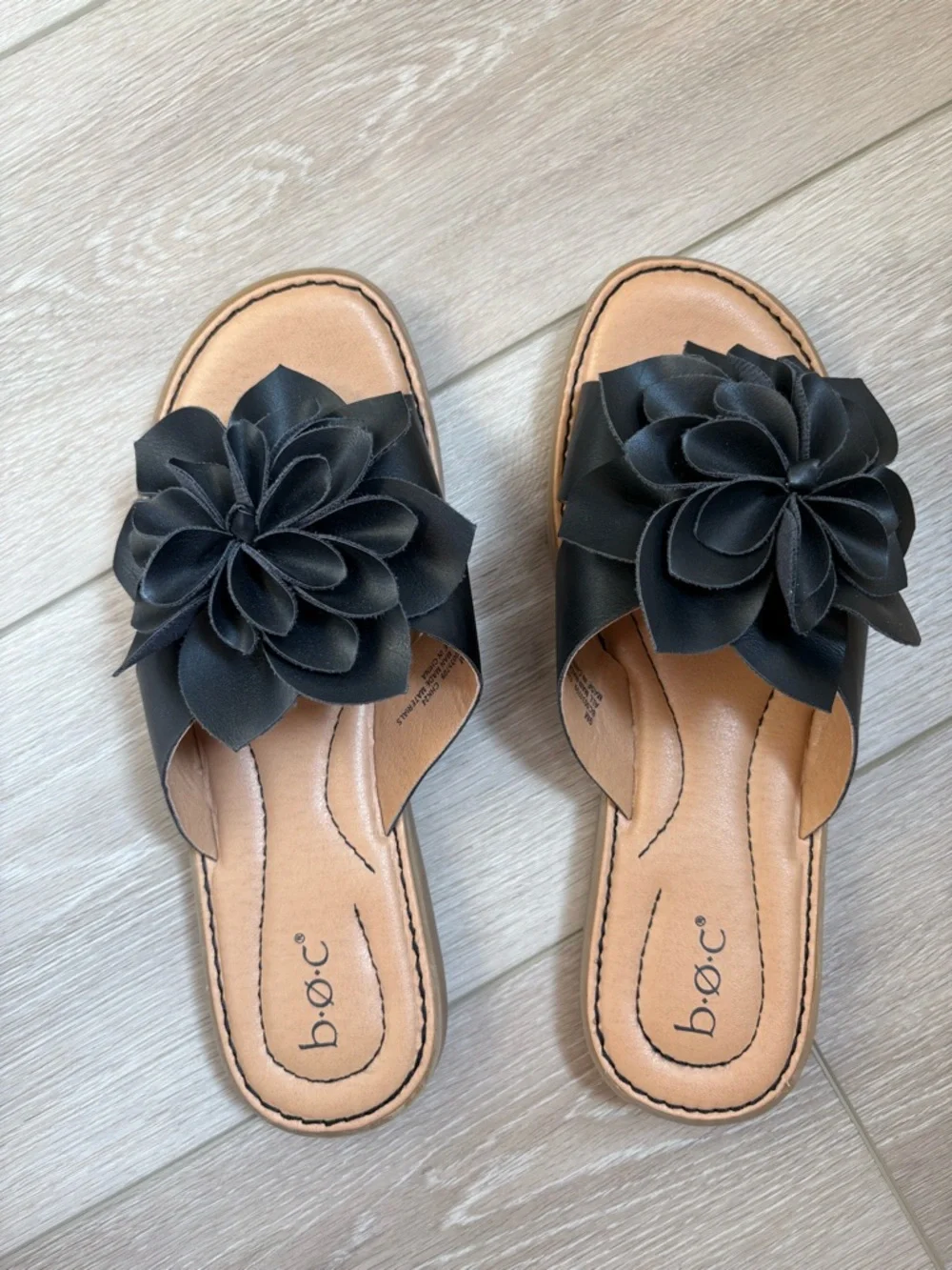 b.o.c. Black Floral Slide Mules with Tan Footbed - Picture 1 of 5